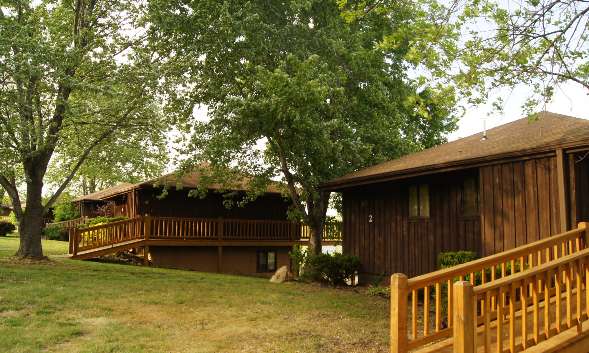 Private lodging and cabins on the Current River in Van Buren, Missouri.