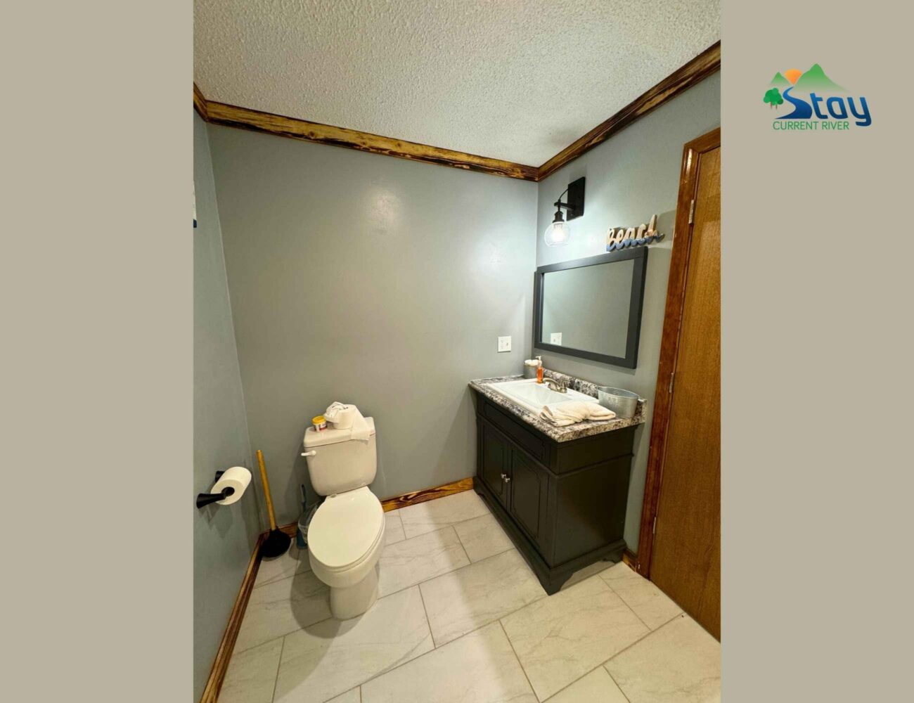 Stay Current River eight person cabin bathroom 2 in Van Buren, Missouri.